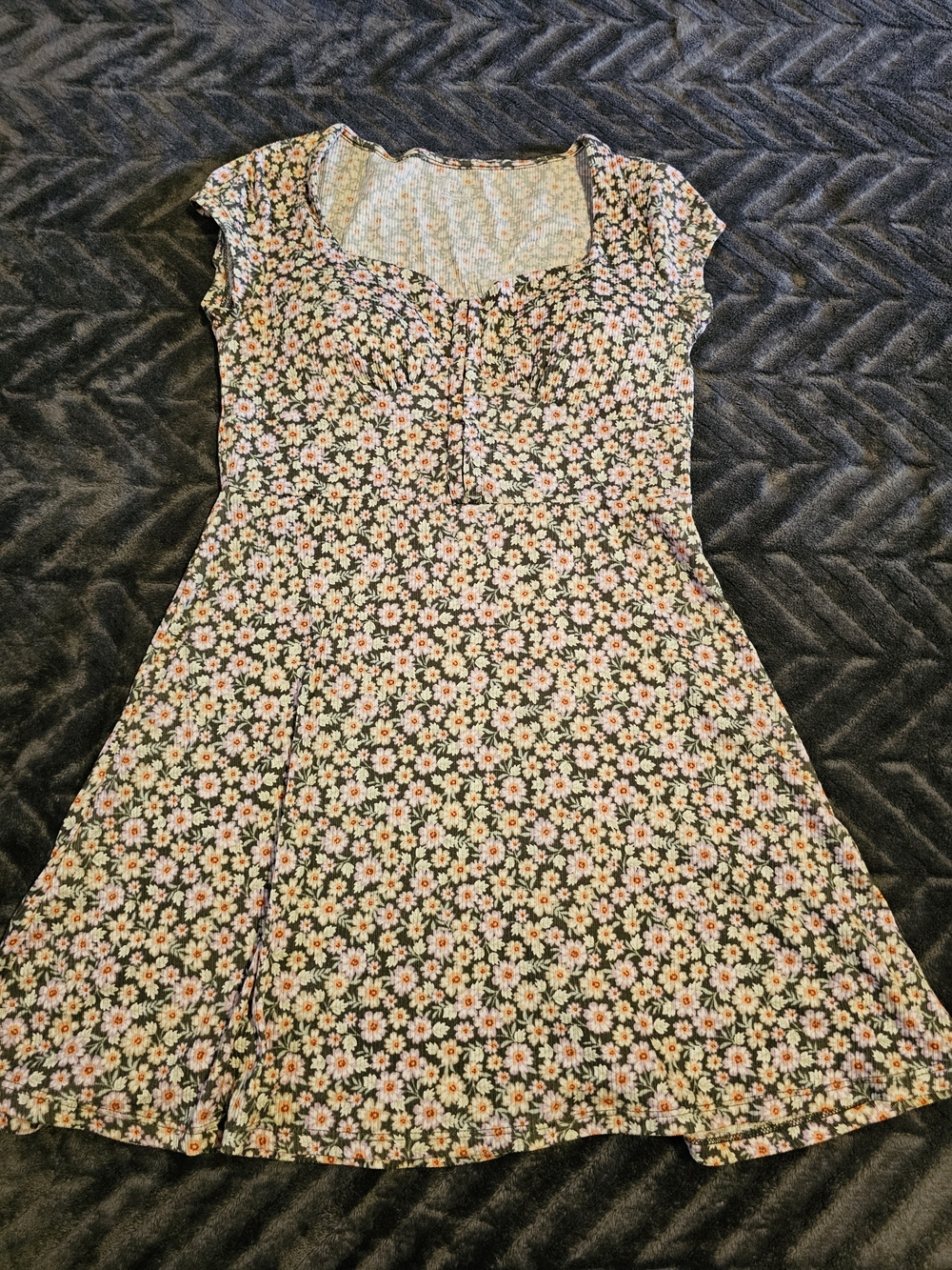 🌼✨ No Boundaries Floral Button Front Dress – Juniors Medium (7/9) ✨🌼